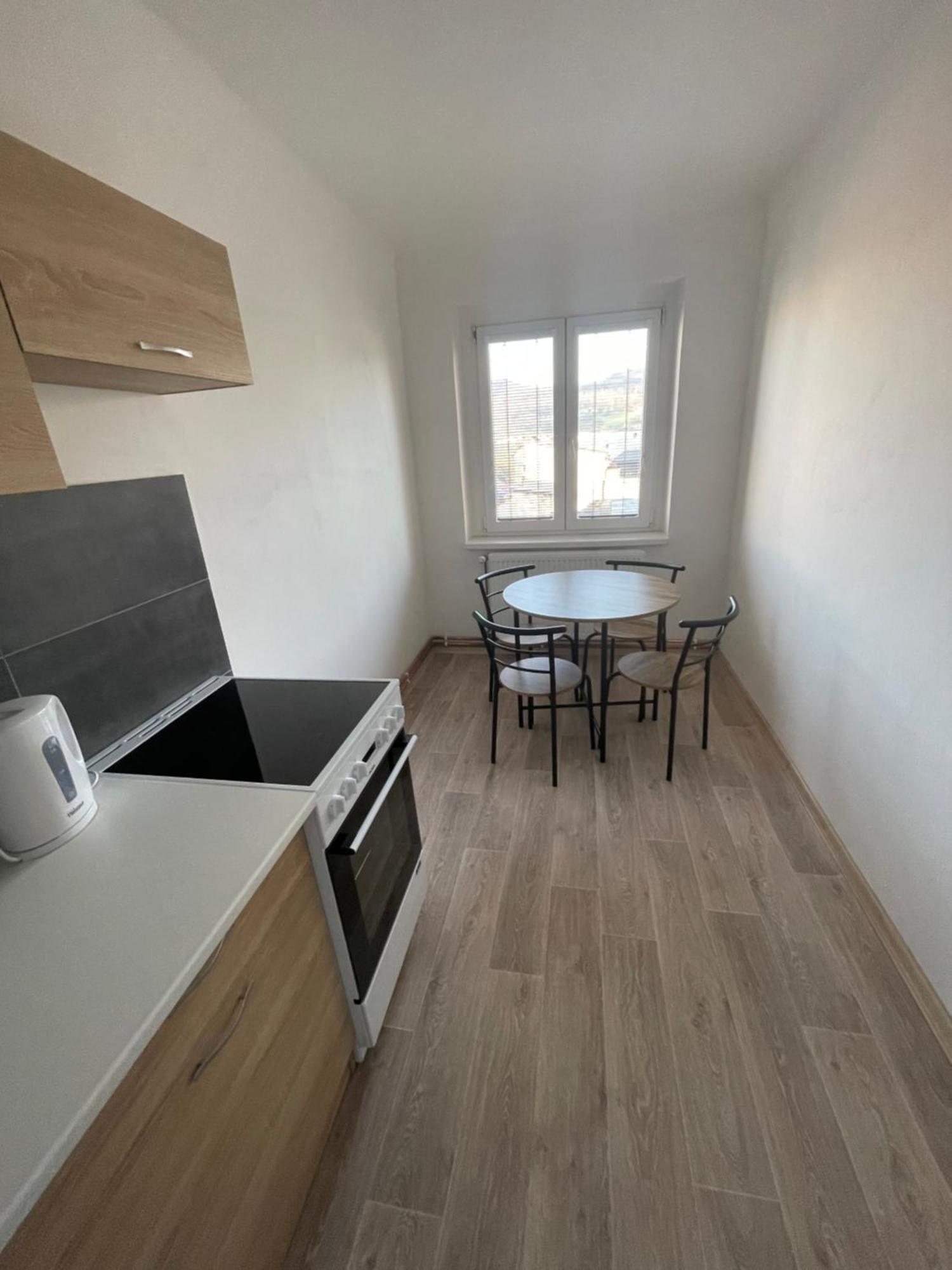 Apartmany Ferie Дечин Экстерьер фото