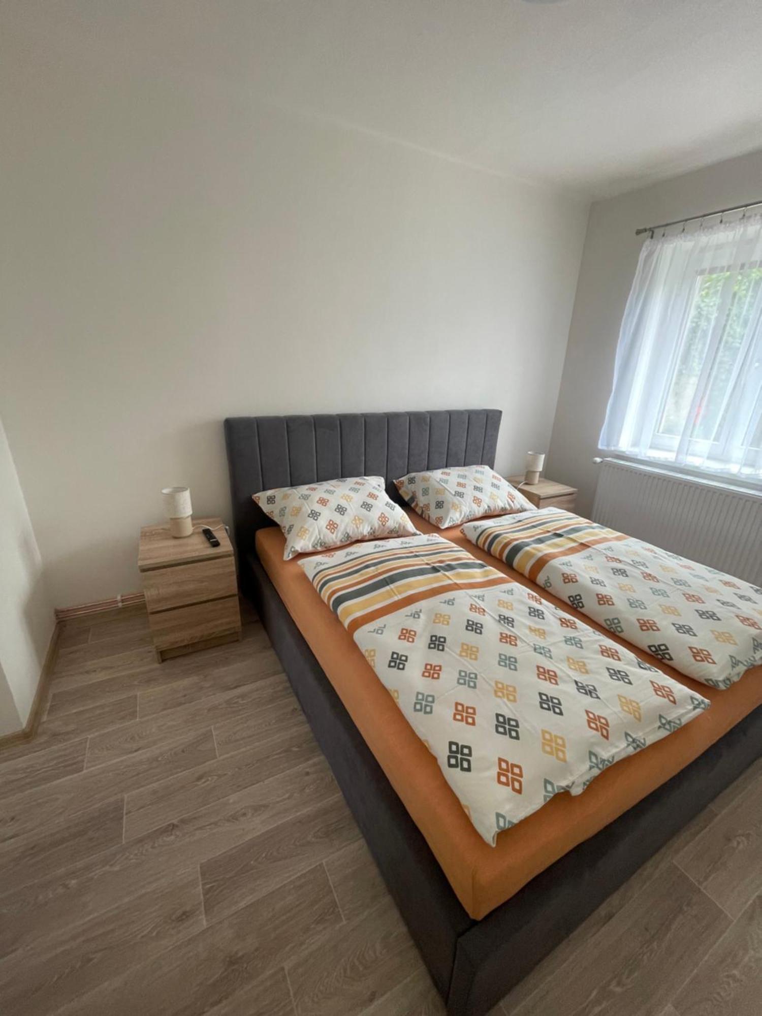 Apartmany Ferie Дечин Экстерьер фото
