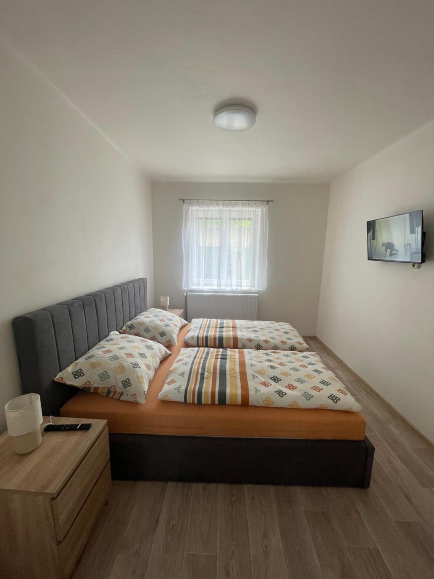 Apartmany Ferie Дечин Экстерьер фото