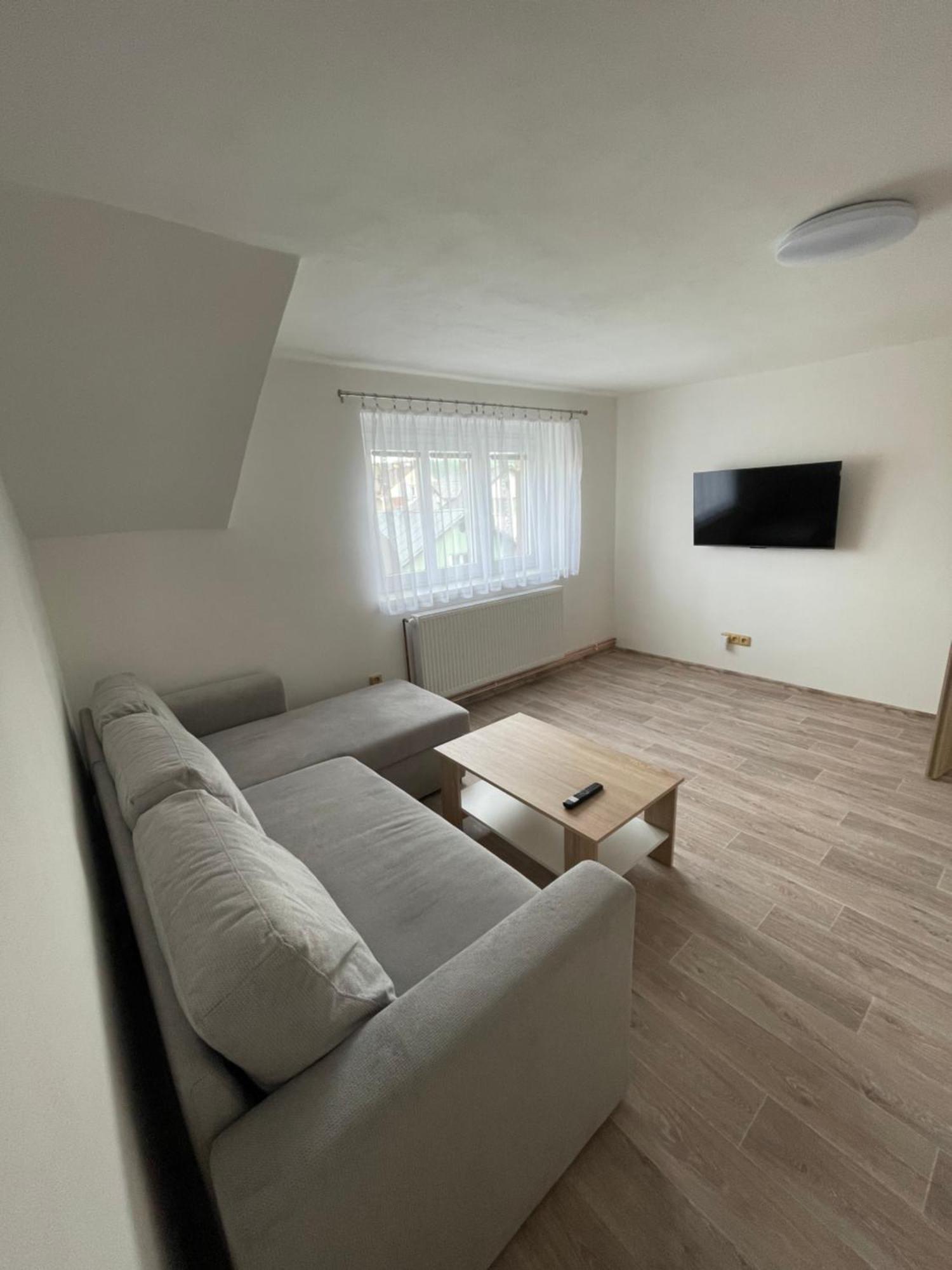 Apartmany Ferie Дечин Экстерьер фото