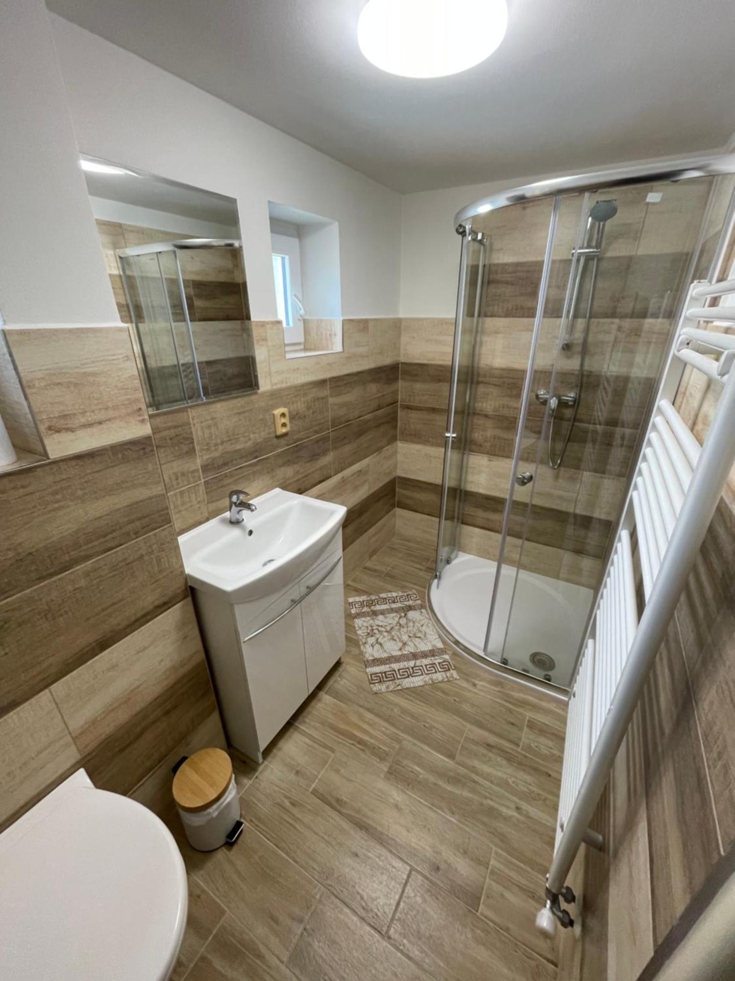 Apartmany Ferie Дечин Экстерьер фото