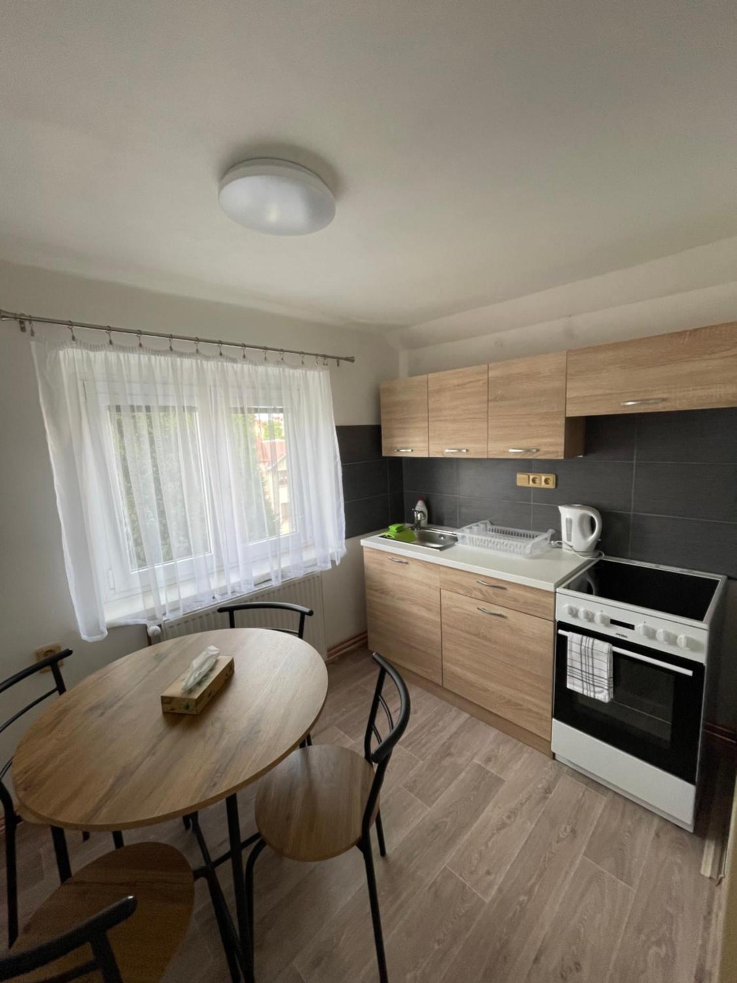 Apartmany Ferie Дечин Экстерьер фото